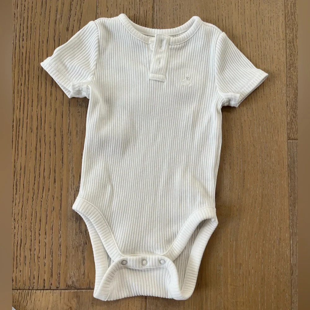 Baby Gap 0-3 month Onsie short sleeve branan bear Tan Stripe Blue Ribbed Neutral